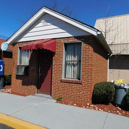 Mounts Motel Lawrenceville Exterior photo