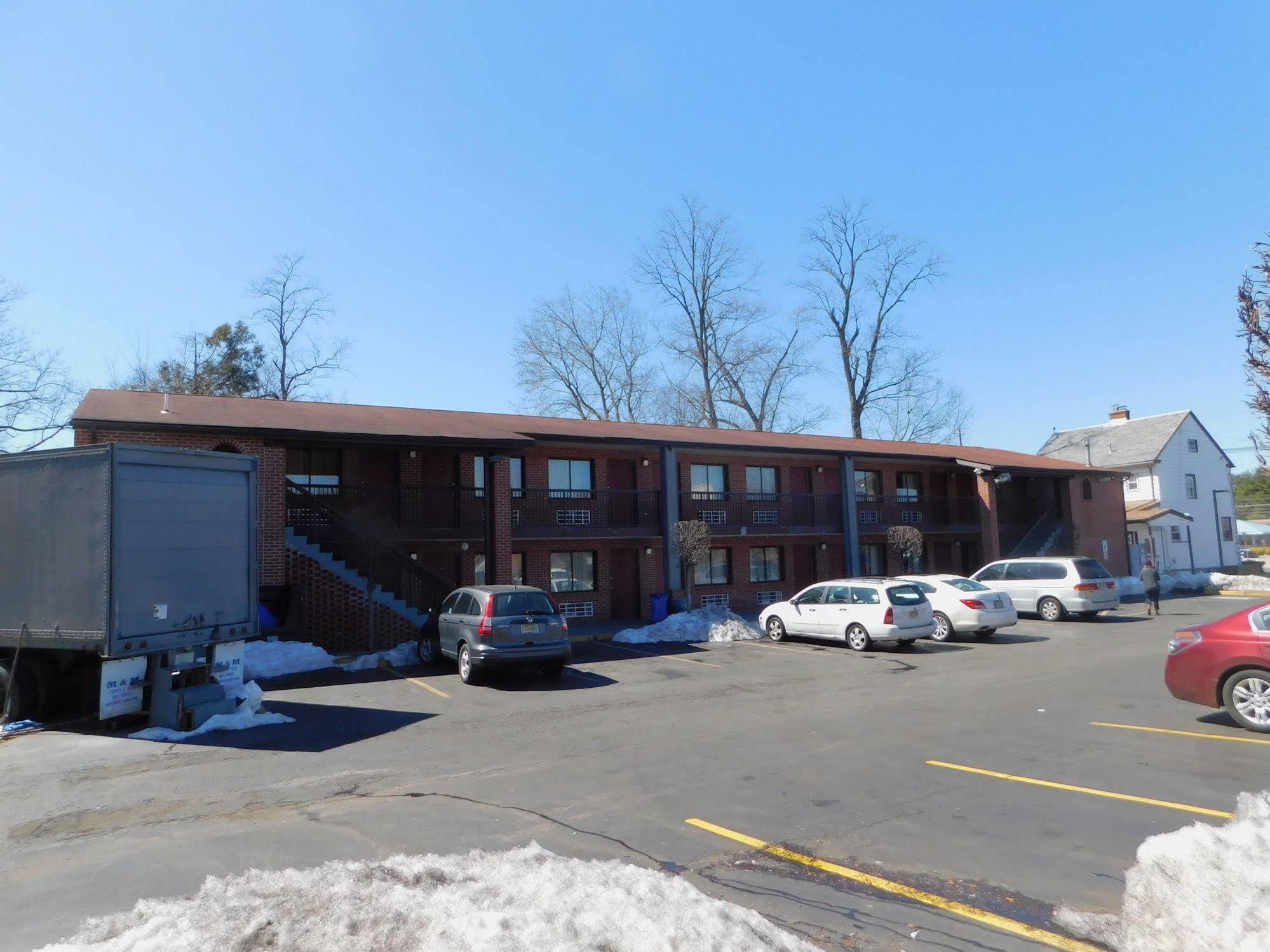 Mounts Motel Lawrenceville Exterior photo